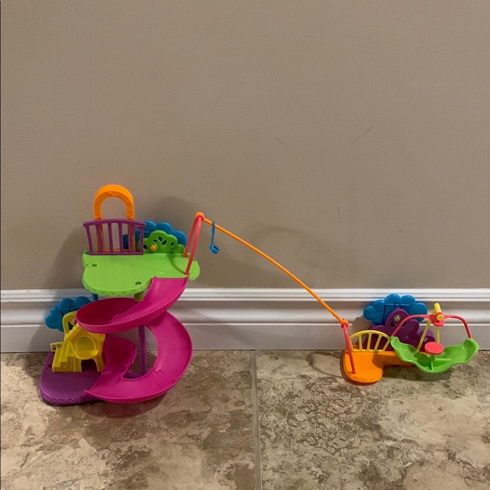 Polly Pocket Wall Party Pet Park Playset with Slide and Zipline. Rare - Picture 3 of 3